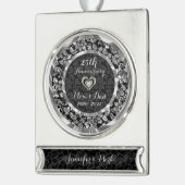Zwart en metaalzilver 25th Wedding Jubileum Verzilverd Banner Ornament (Links)