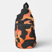 Zwart en Oranje Koe Print Sling Bag (Voorkant)