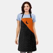Zwart en oranje polka stippen Halloween Schort (Gedragen)
