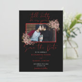 Zwart En Rode Gotische Bloem Foto Bruiloft Save The Date (Staand voorkant)