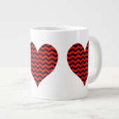 Zwart en rood Chevron hart Grote Koffiekop (Voorkant rechts)