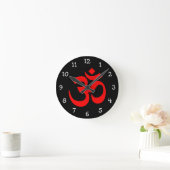 Zwart en rood Om-symbool Ronde Klok (Huis)