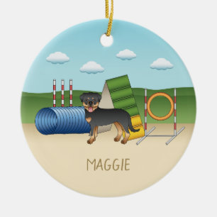 Zwart en roodbruine Rottweiler met agilitymateriaa Keramisch Ornament