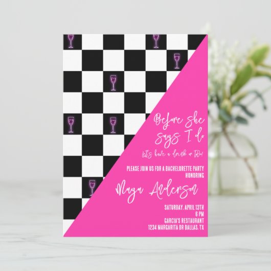 Zwart en Roze Geruite Neon Bachelorette Party Kaart (Staand voorkant)