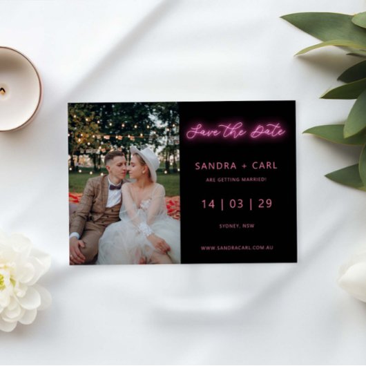 Zwart en roze gloed licht Bespaar de datum Kaart