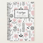 Zwart en roze Scandinavische bloemmotief Planner<br><div class="desc">Schrijf uw plannen en schema met dit Scandinavische geïnspireerde notitieboek. Het heeft een zwart en roze bloemenpatroon. Personaliseer door jouw naam of korte zin toe te voegen. Deze bloemplanner zal perfect zijn als een persoonlijk geschenk. Overeenkomende objecten zijn beschikbaar.</div>