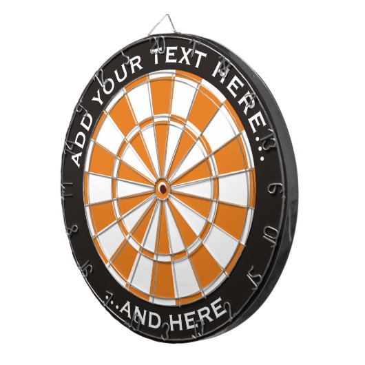 Zwart en Sinaasappel Dartbord met aangepaste tekst (Voorkant Rechts)