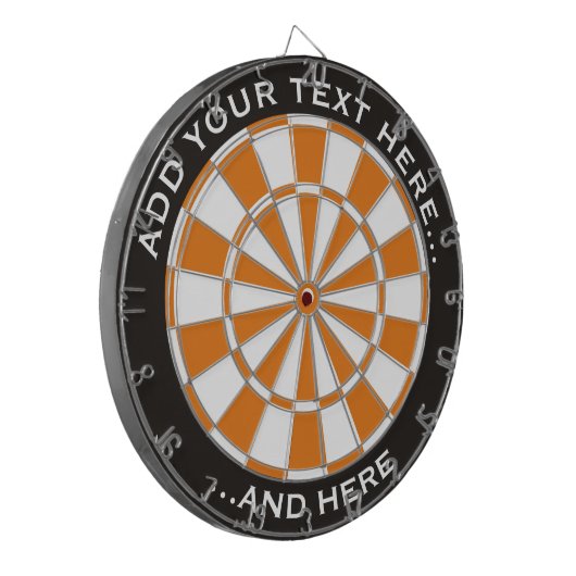 Zwart en Sinaasappel Dartbord met aangepaste tekst (Voorkant Links)