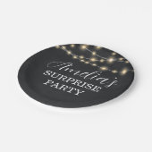 Zwart en String Licht Verrassing Verjaardag Papieren Bordje (Gekanteld)