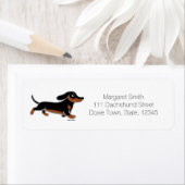 Zwart en Tan Dachshund Running Etiket (Insitu)