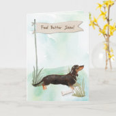 Zwart en Tan Dachshund voelen betere chirurgie bij Kaart (Gele Bloem)