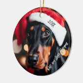 Zwart en Tan Doberman met Santa Hat Keramisch Ornament (Links)