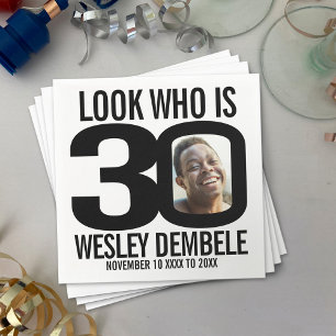 Zwart en wit 30ste verjaardag foto kijken wie is servet