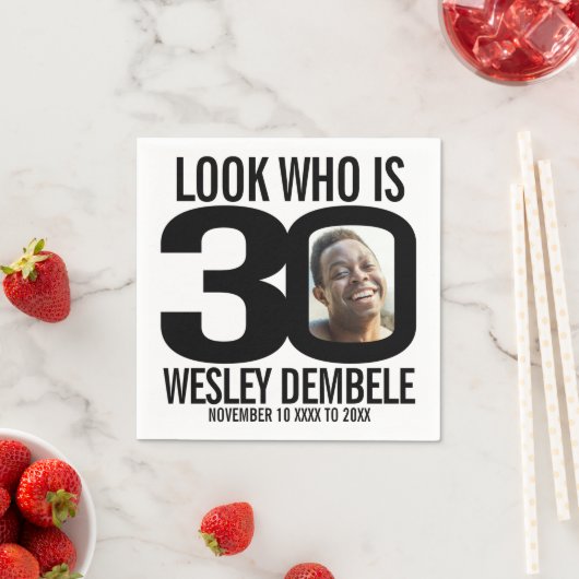 Zwart en wit 30ste verjaardag foto kijken wie is servet (Insitu)