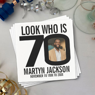 Zwart en wit 70ste verjaardag foto kijken wie is servet