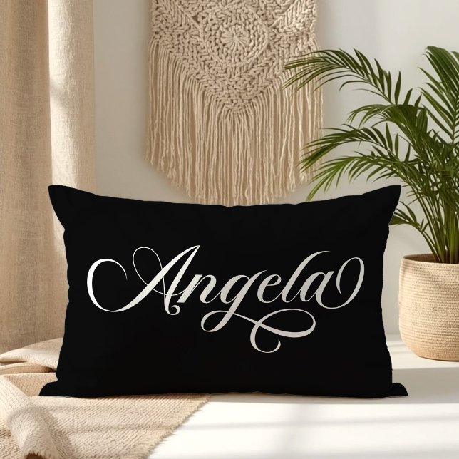 Zwart en Wit Elegante Lettering Angela Kussen (Black and White Elegant Lettering Angela Lumbar Pillow)