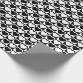 Zwart en wit geborduurd patroon met hart cadeaupapier (Hoek)