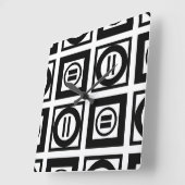 Zwart en wit Geometrisch Equal Sign Patroon Vierkante Klok (Hoek)