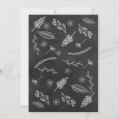 Zwart en wit krijtbord bloemenslingerscript save the date (Achterkant)