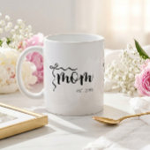 Zwart en wit lintscriptie Moeder opgericht Elegant Koffiemok