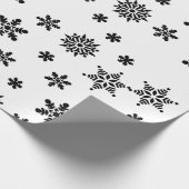 Zwart en wit snowflakes Gift Wrapping Paper Cadeaupapier (Hoek)