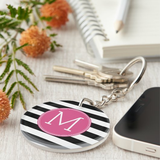 Zwart en wit Striped Patroon Hot Pink Monogram Sleutelhanger (Voorkant Rechts)
