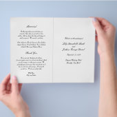 Zwart en wit tijdloos budget trouwprogramma flyer (Hand)