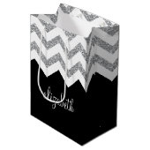 Zwart en zilver Glitter Print Chevrons en naam Medium Cadeauzakje (Voorkant Gekanteld)