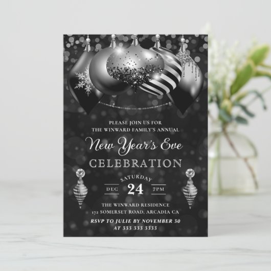 Zwart en zilver Kerstballen Nieuwjaarsfeest Kaart (Staand voorkant)
