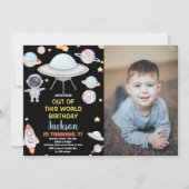 Zwart Foto Buitenruimte Verjaardag Uitnodigingen (Voorkant)