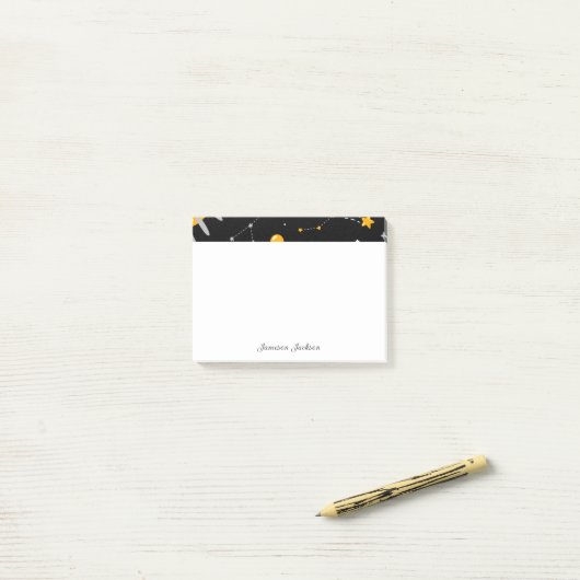 Zwart geel buitenste ruimtesterren post-it® notes (Op bureau)