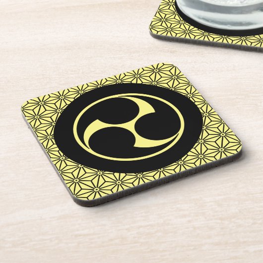 zwart geel Kobayakawa Japan Mon Grafisch Bier Onderzetter (Linkerzijde)