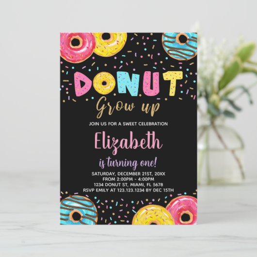 Zwart Geel Roze Groen Donut Verjaardag Uitnodiging (Staand voorkant)