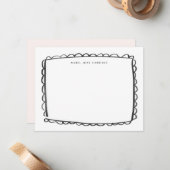 Zwart gekleurde Scallop persoonlijke naam Notitiekaartje (Voorkant / Achterkant in situ)