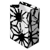 Zwart geometrisch patroon medium cadeauzakje (Voorkant Gekanteld)