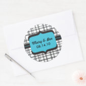 Zwart geruite en blauwe bruiloft monogram ronde sticker (Envelop)