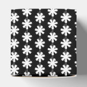 Zwart geschenk met witte sneeuwster bedankdoosjes (Bovenkant)