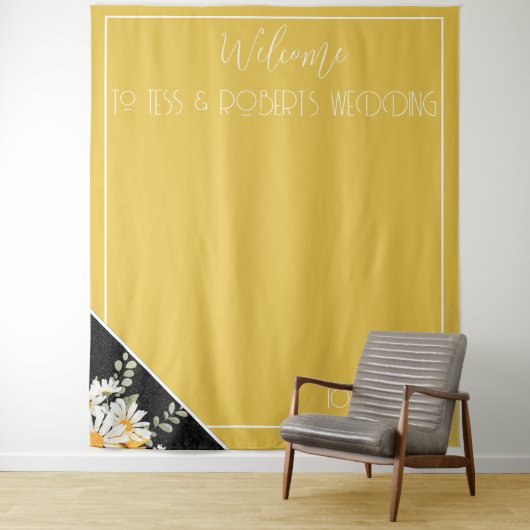 Zwart Glitter Bloemen & Mosterd Geel Achtergrond Wandkleed (In situ)