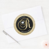 Zwart Glitter Goud Monogram Letter R Bruiloft Seal Ronde Sticker (Envelop)