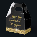 Zwart Gold Glitter Modern Fun Brusscript Aangepast Bedankdoosjes<br><div class="desc">Fun, funky en modern artsy party gunt box met gele goudglitterrand op een zwarte achtergrond met aangepast penseeltekst, perfect voor een moderne en chic verjaardag, bat mitzvah, Quinceañera, vrijgezellenfeest, baby shower of bachelorette party. Gebruik het Hulpmiddel van het Ontwerp van de Sjabloon om doopvonten, kleuren en ontwerp te veranderen om...</div>