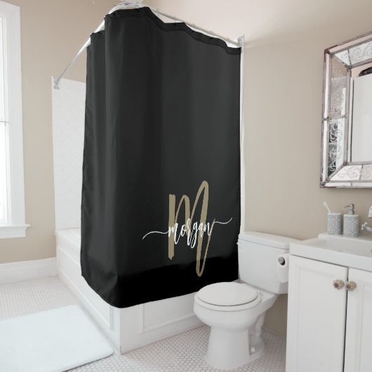 Zwart Gold Modern Script Girly Monogram Naam Douchegordijn (In situ)