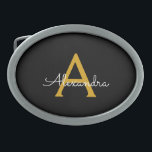 Zwart Gold Modern Script Girly Monogram Naam Gesp<br><div class="desc">Zwart en gouden Eenvoudige scriptmonogram Naam Belt Buckle. Dit maakt het perfecte afstuderen,  zoete 16 16,  18,  21,  30,  40,  50,  60,  70,  80,  90,  100 jaar,  bruiloft,  vrijgezellenfeest,  verjaardagsfeest,  baby shower of bachelorette cadeau voor iemand die van glam luxe en stijlvolle stijl houdt.</div>