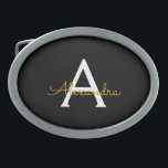 Zwart Gold Modern Script Girly Monogram Naam Gesp<br><div class="desc">Zwart en gouden Eenvoudige scriptmonogram Naam Belt Buckle. Dit maakt het perfecte afstuderen,  zoete 16 16,  18,  21,  30,  40,  50,  60,  70,  80,  90,  100 jaar,  bruiloft,  vrijgezellenfeest,  verjaardagsfeest,  baby shower of bachelorette cadeau voor iemand die van glam luxe en stijlvolle stijl houdt.</div>