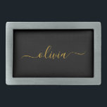 Zwart Gold Modern Script Girly Monogram Naam Gesp<br><div class="desc">Zwart en gouden Eenvoudige scriptmonogram Naam Belt Buckle. Dit maakt het perfecte afstuderen,  zoete 16 16,  18,  21,  30,  40,  50,  60,  70,  80,  90,  100 jaar,  bruiloft,  vrijgezellenfeest,  verjaardagsfeest,  baby shower of bachelorette cadeau voor iemand die van glam luxe en stijlvolle stijl houdt.</div>