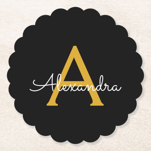 Zwart Gold Modern Script Girly Monogram Naam Kartonnen Onderzetters (Voorkant)