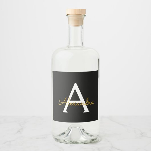 Zwart Gold Modern Script Girly Monogram Naam Likeurfles Etiket (Voorkant)