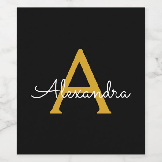 Zwart Gold Modern Script Girly Monogram Naam Wijn Etiket (Enkel label)