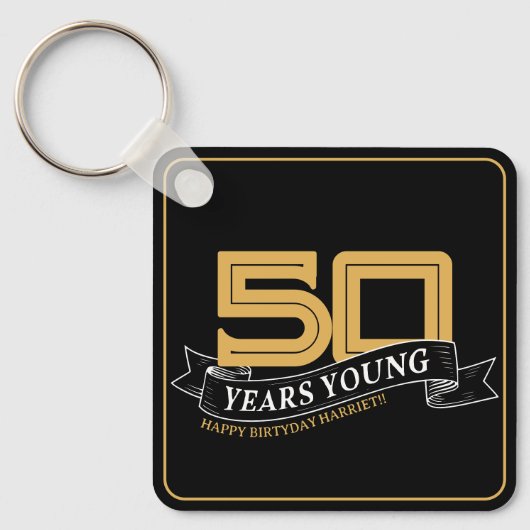 Zwart & Goud 50 Jaar Jong Banner 50ste Verjaardag Sleutelhanger (Voorkant)