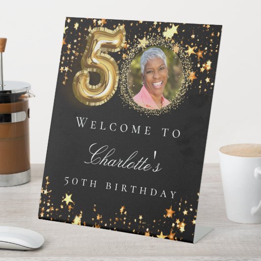 Zwart goud 50ste foto verjaardagsfeestje welkom reclamebord met voetstuk (Insitu)