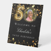 Zwart goud 50ste foto verjaardagsfeestje welkom reclamebord met voetstuk (Voorkant)
